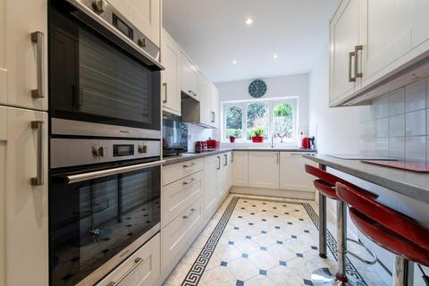 606 Sidcup Road, London, SE9 3AN