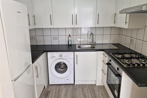 3 bedroom apartment to rent - Friern Barnet Road, London