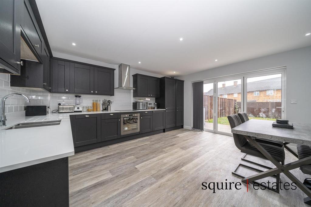 Broadfield Road, Hemel Hempstead 2 bed house £400,000