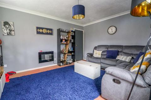 1 bedroom flat for sale, Canterbury Court, Southwater, Horsham