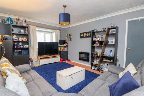 1 bedroom flat for sale, Canterbury Court, Southwater, Horsham