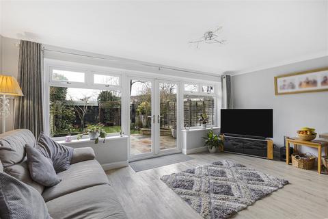 29 Brookside, Hertford, SG13 7LJ