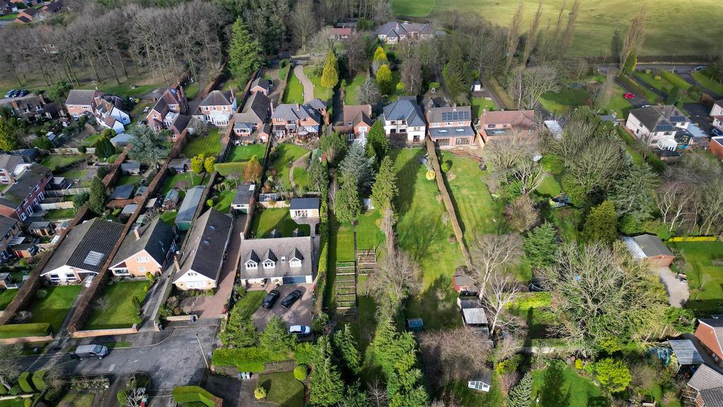 Longedge Lane, Wingerworth, Chesterfield 4 bed detached house for sale