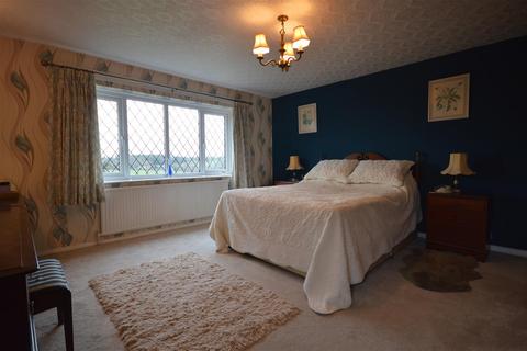 3 bedroom detached house for sale, Royd Moor Lane, Hemsworth