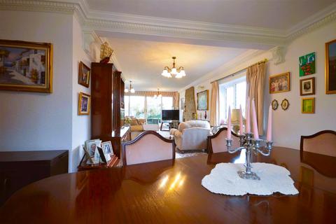 3 bedroom detached house for sale, Royd Moor Lane, Hemsworth