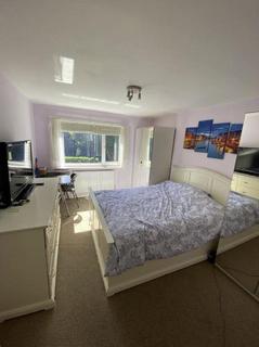 2 bedroom apartment to rent, Sunningfields Road, London