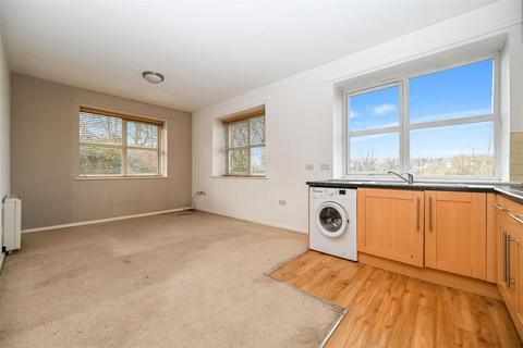 2 bedroom apartment for sale, Brackendale Lodge, Bradford