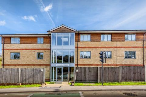 2 bedroom apartment to rent, Brighton Road, Coulsdon