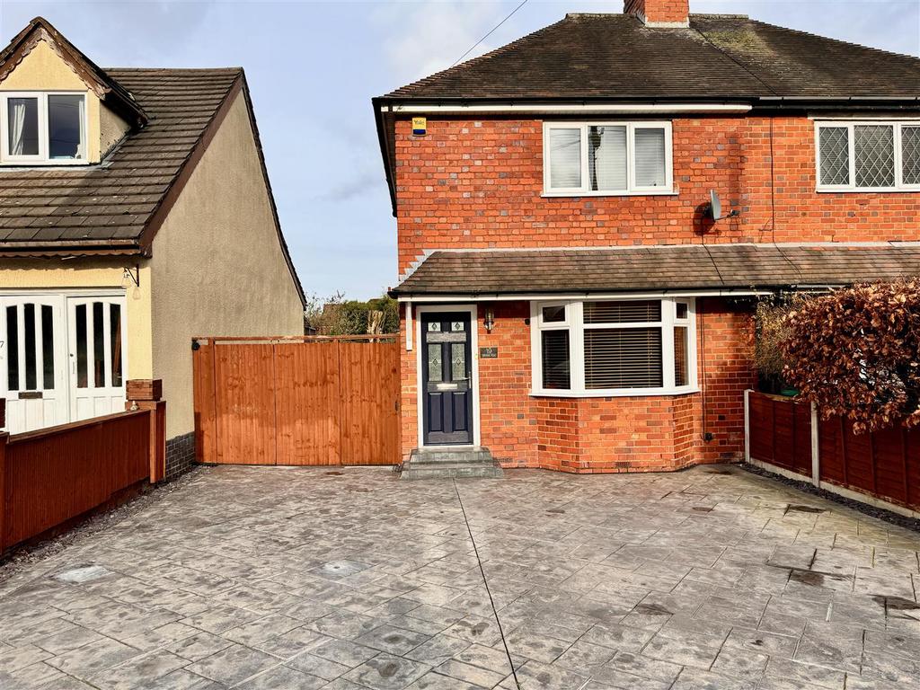 Withers Road, Bilbrook, Wolverhampton 2 bed semidetached house for