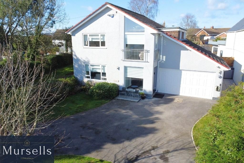 Middle Road, Poole BH16 4 bed detached house for sale £700,000