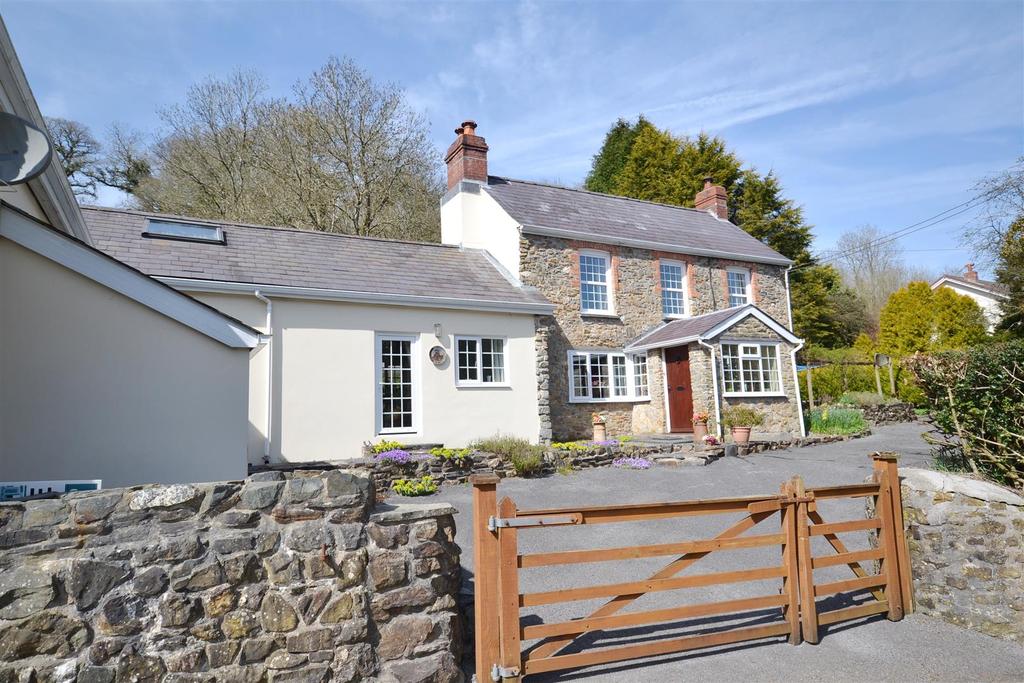 Talog, Carmarthen 5 bed property with land £365,000