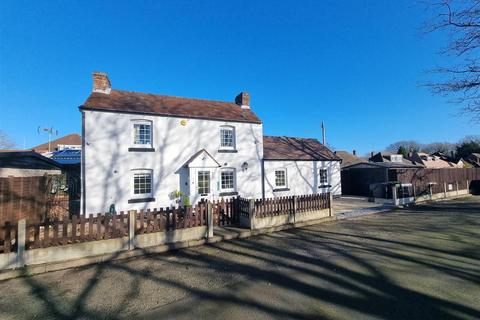 2 bedroom cottage for sale, Station Road, Wythall