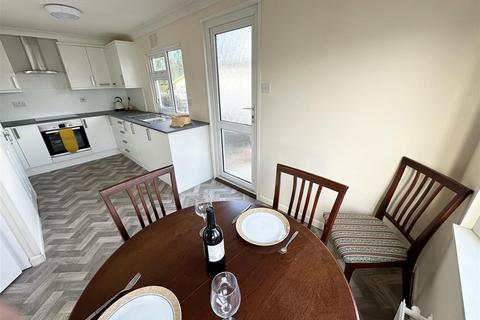2 bedroom park home for sale, The Circuit, Dodwell Park, Stratford upon Avon