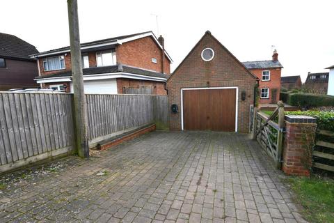 Property to rent, Quainton Road, North Marston, Buckingham