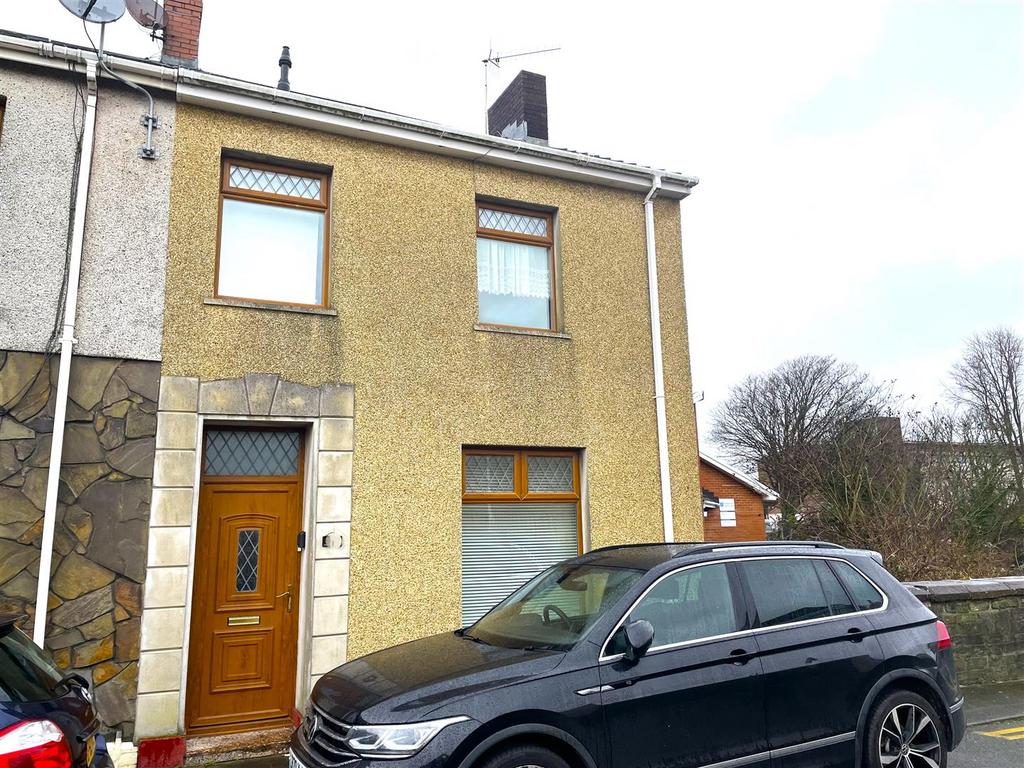 Old Castle Road, Llanelli 3 bed semidetached house for sale £139,995