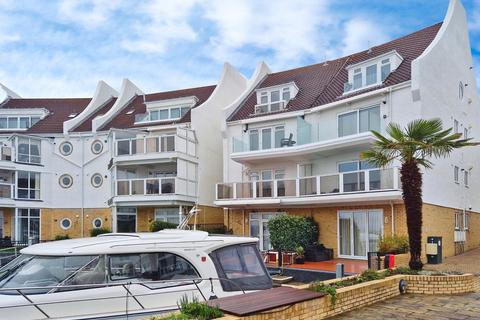 2 bedroom apartment for sale, Lake Avenue, Poole, BH15