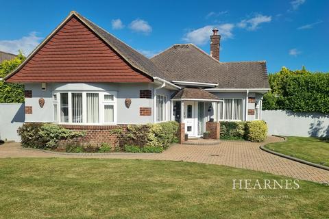 39 Dulsie Road, Talbot Woods, Bournemouth, BH3 7DY