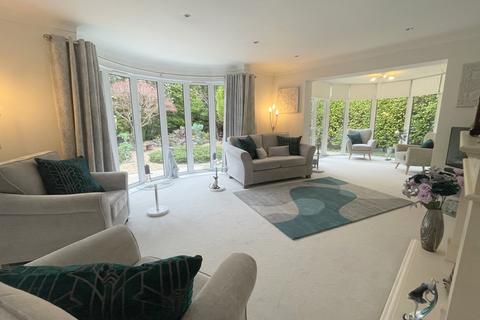 39 Dulsie Road, Talbot Woods, Bournemouth, BH3 7DY