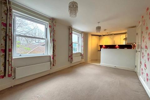 1 bedroom apartment for sale, Crouch Oak Lane, Addlestone KT15