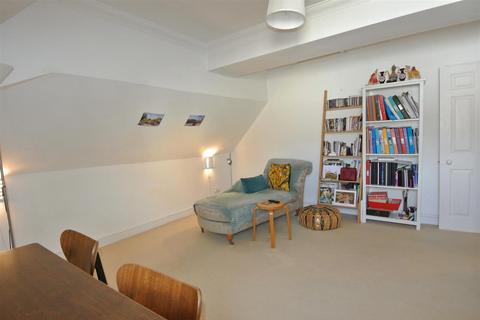 1 bedroom apartment for sale, Guildford Street, Chertsey KT16