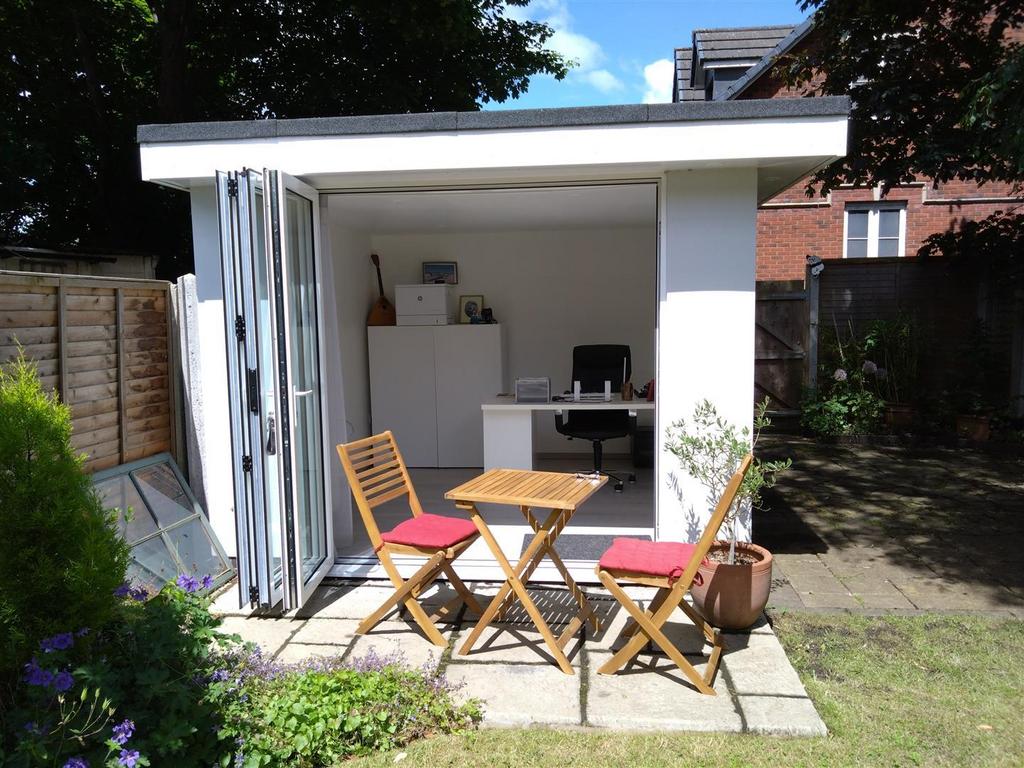 Garden studio patio (Large).JPG