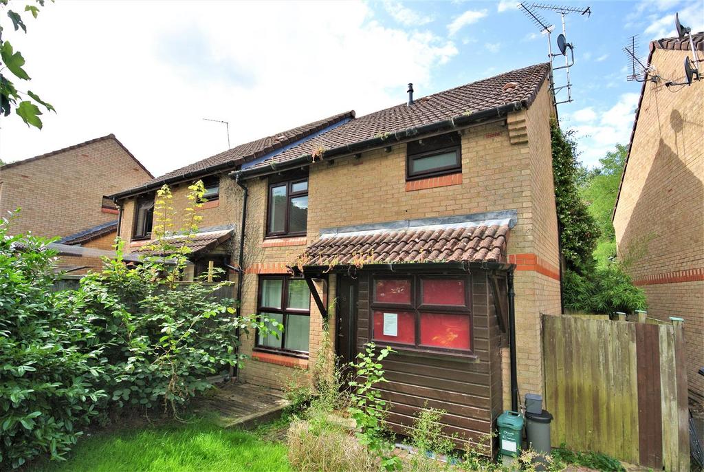 Rowhurst Avenue, Addlestone KT15 1 bed terraced house £225,000