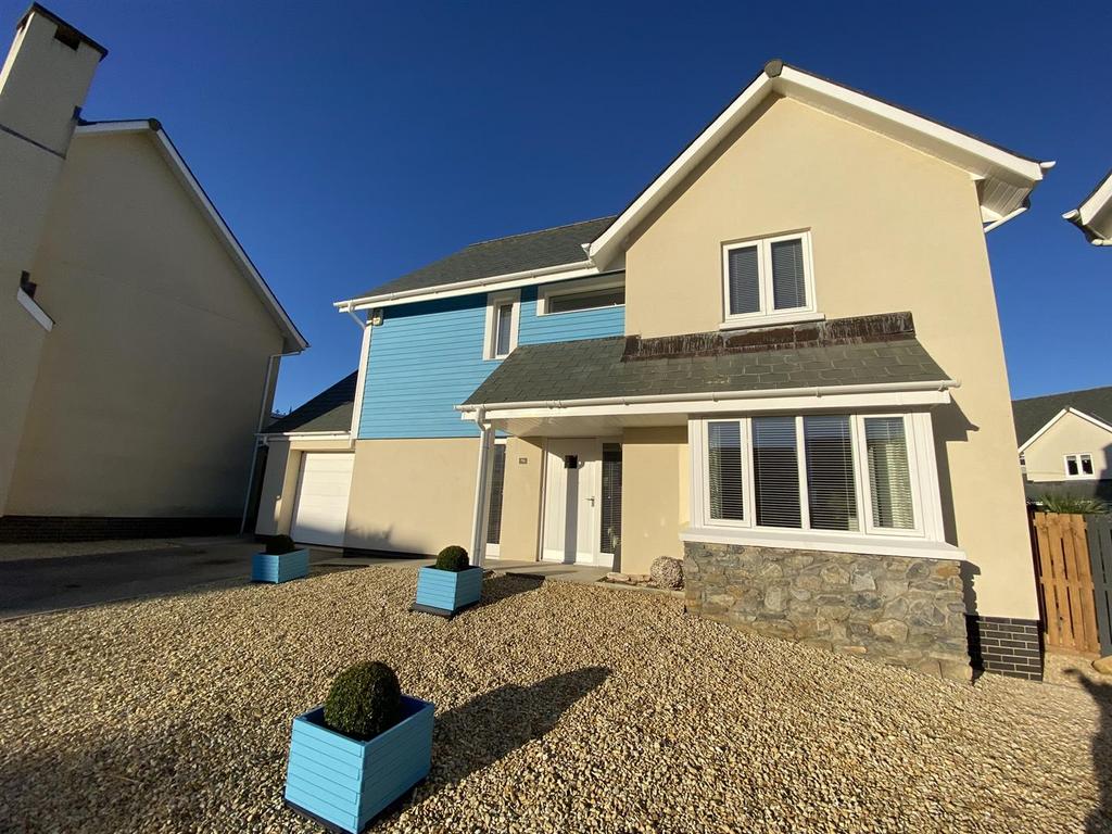Pentre Nicklaus Village, Llanelli 4 bed detached house £450,000