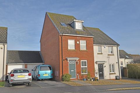 3 bedroom semi-detached house for sale, Swallow Way, Cullompton