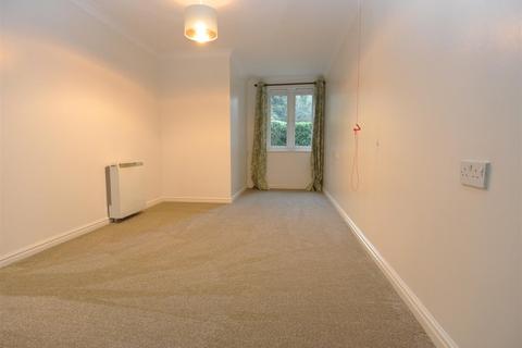 1 bedroom retirement property for sale - Mead Court, Station Road, Addlestone KT15