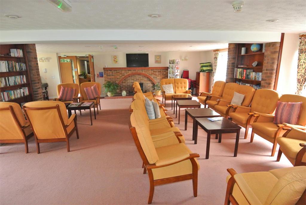 Cedar court owners lounge.jpg