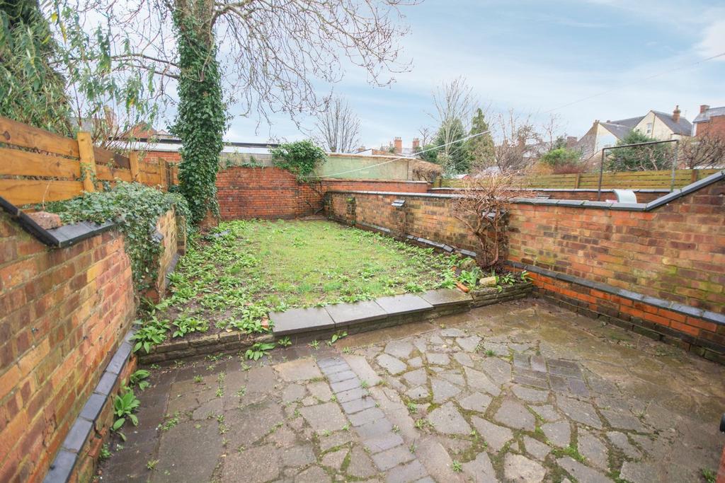 Claremont Road, Rugby, CV21 6 bed terraced house for sale £279,950