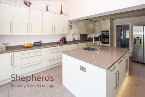 4 bedroom detached house for sale, Bencroft, West Cheshunt EN7