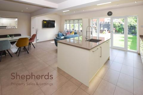 4 bedroom detached house for sale, Bencroft, West Cheshunt EN7