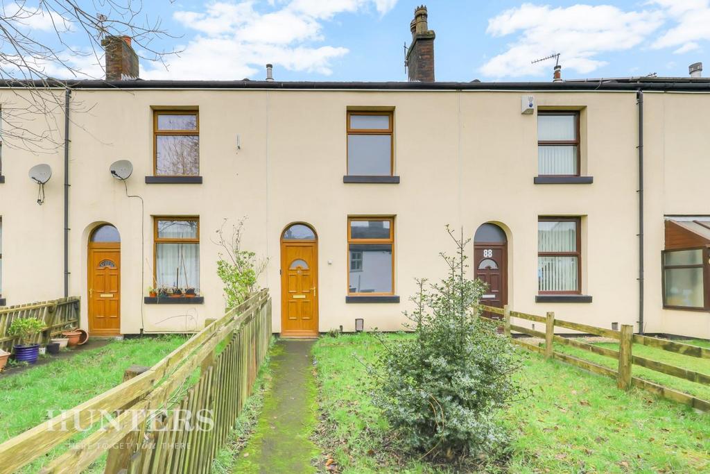 Partington Street, Castleton... 2 bed terraced house £795 pcm (£183 pw)