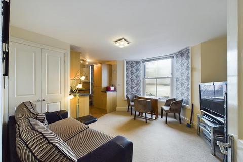 2 bedroom flat for sale, Castle Road, Scarborough