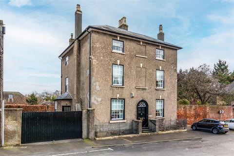 6 bedroom detached house for sale, Market Place, Kegworth