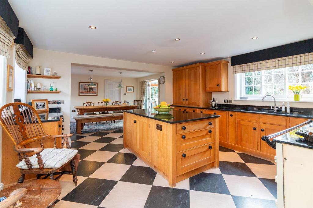 Kitchen/dining