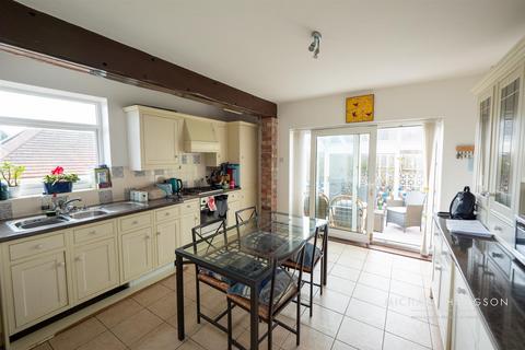 62 Durham Road, East Herrington, Sunderland, SR3 3LZ