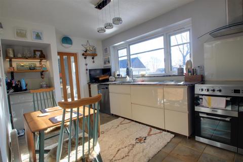 13 Archer Close, Kings Langley, WD4 9HF