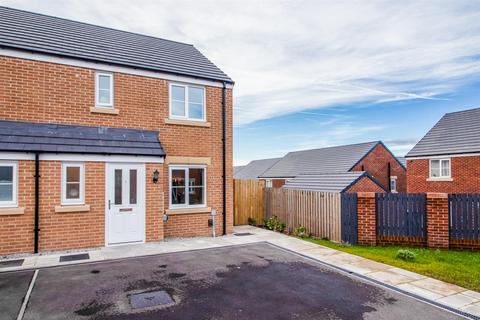 3 bedroom semi-detached house for sale - Sintering Crescent, Wakefield WF1