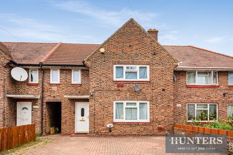 4 bedroom terraced house to rent - Moulton Avenue, Hounslow