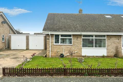 2 bedroom semi-detached bungalow for sale - Rosemary Close, Red Lodge IP28