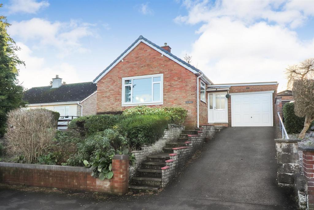 Lower Minster, Oswestry 3 bed detached bungalow £250,000