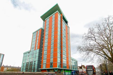 2 bedroom flat for sale - East India Dock Road, London