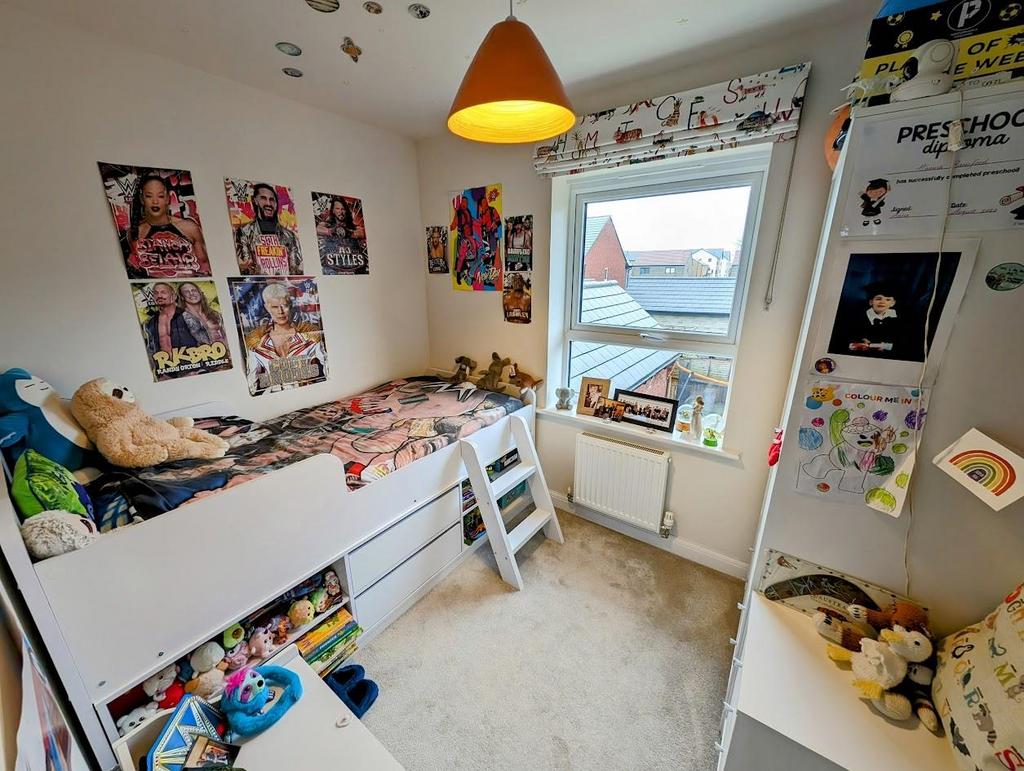 51 Fletcher Road bedroom 3.jpg