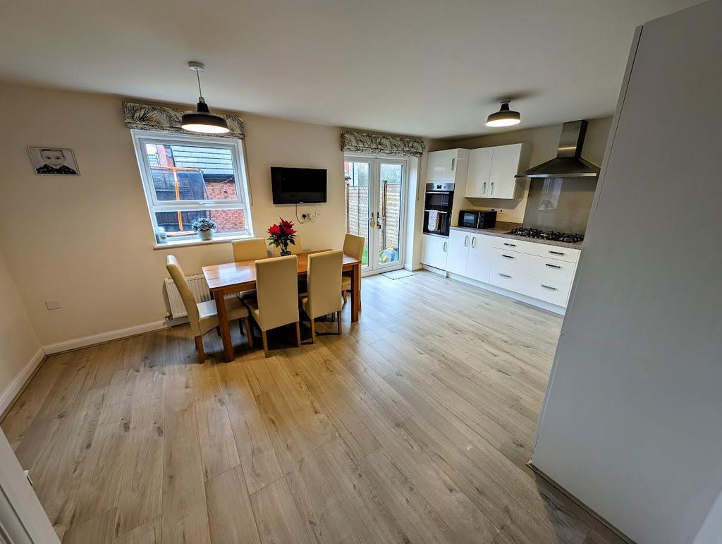 51 Fletcher Road Kitchen.jpg