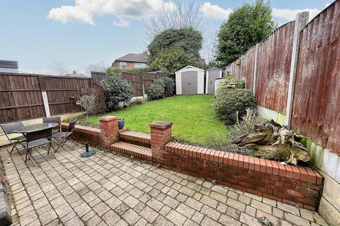 3 bedroom semi-detached house for sale - Davenham Road, Sale