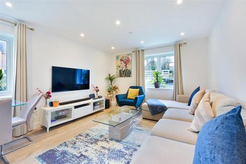Flat 1, Minerva House, 12 Ceres Crescent, Epsom, KT17 1FH