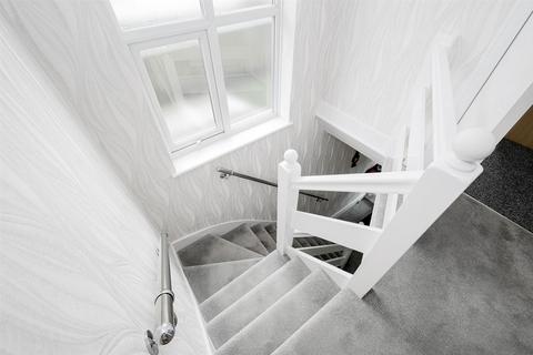 5 Palace View Road, London, E4 9EN