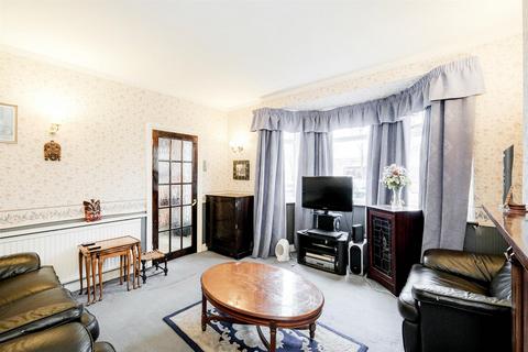 3 bedroom house for sale - Larkshall Road, Highams Park